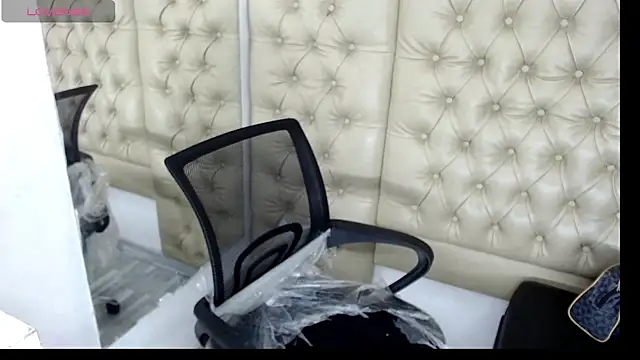 JessicaHott01 online show from 5, 3, 2026