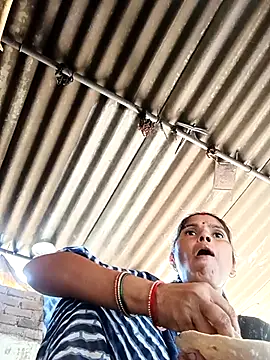 Snapshot of Sexy_queeny chatting on 22, 9, 2025 Sexy queeny online show from 22, 9, 2025