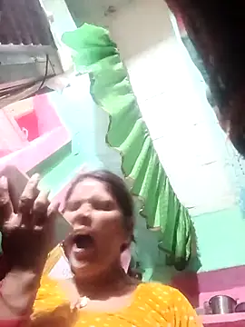 Snapshot of Sexy_queeny chatting on 9, 10, 2025 Sexy queeny online show from 9, 10, 2025