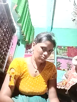 Snapshot of Sexy_queeny chatting on 13, 10, 2025 Sexy queeny online show from 13, 10, 2025