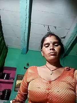 Snapshot of Sexy_queeny chatting on 22, 10, 2025 Sexy queeny online show from 22, 10, 2025