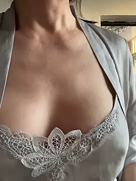 xiiuuff18 online show from 12, 9, 2025