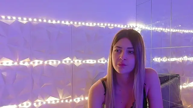 Aishha  online show from 23, 12, 2025