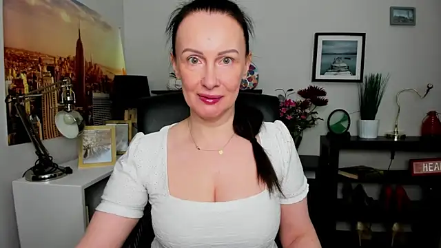 Velvet Jasmine online show from 18, 9, 2025