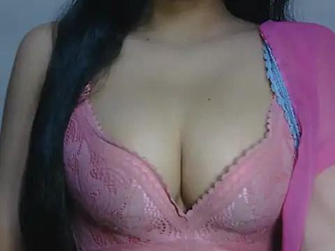 Glamorous Aditi online show from 26, 3, 2026