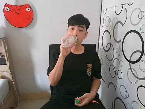 Snapshot of moaman190 chatting on 28, 11, 2025 moaman190 online show from 28, 11, 2025