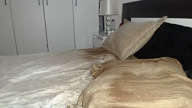 petite danielle online show from 27, 11, 2025