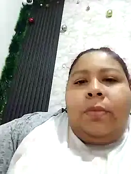 andrealopez1607  online show from 28, 11, 2025