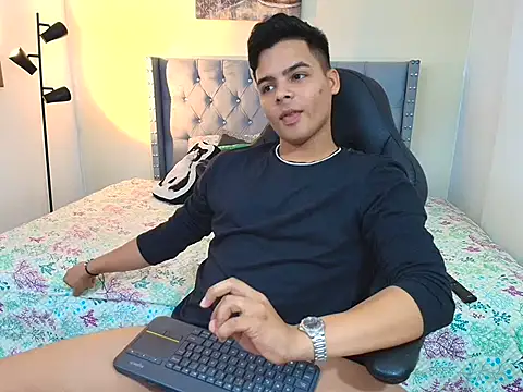 Snapshot of stewart_mateo_ chatting on 20, 9, 2025 stewart mateo online show from 20, 9, 2025