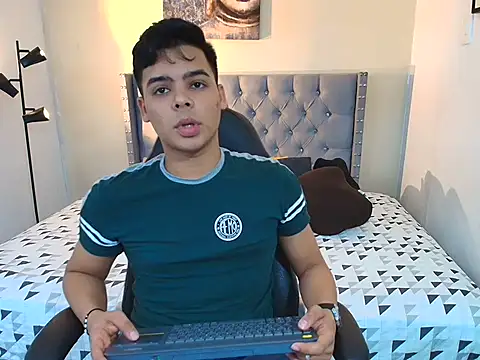 Snapshot of stewart_mateo_ chatting on 22, 9, 2025 stewart mateo online show from 22, 9, 2025