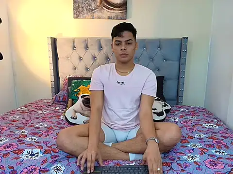 Snapshot of stewart_mateo_ chatting on 8, 10, 2025 stewart mateo online show from 8, 10, 2025