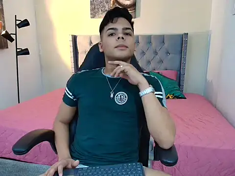 Snapshot of stewart_mateo_ chatting on 17, 10, 2025 stewart mateo online show from 17, 10, 2025