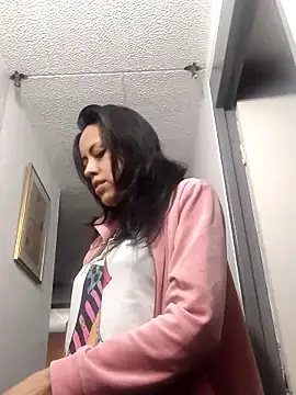 Queen Ashly online show from 9, 9, 2025