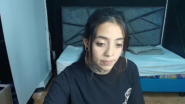 LiaMonroee  online show from 14, 11, 2025