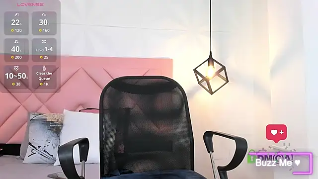 lia harper  online show from 14, 4, 2026