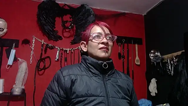 Miss Mirandaa online show from 18, 12, 2025