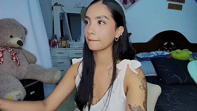 mia yireth online show from 8, 10, 2025