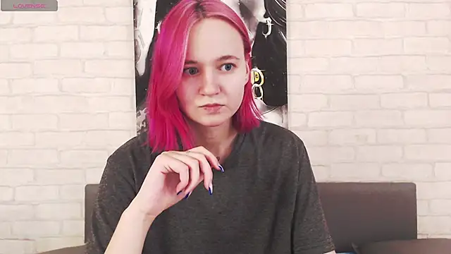 Ericha Stone online show from 9, 9, 2025