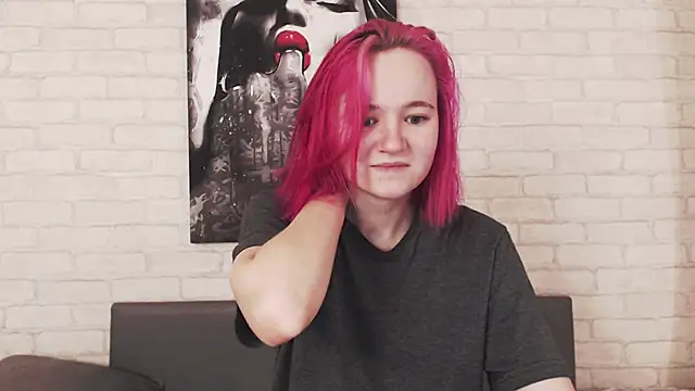 Ericha Stone online show from 13, 9, 2025