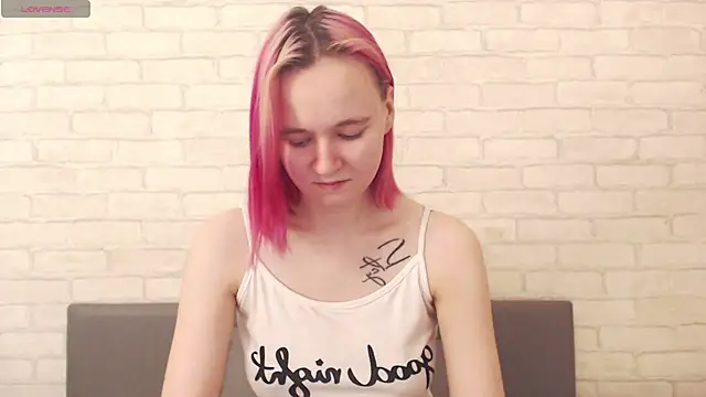 Ericha Stone online show from 18, 10, 2025