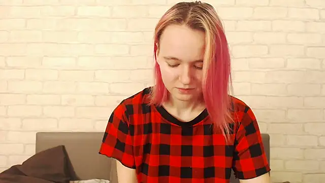 Ericha Stone online show from 21, 11, 2025