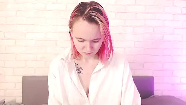 Ericha Stone online show from 16, 12, 2025