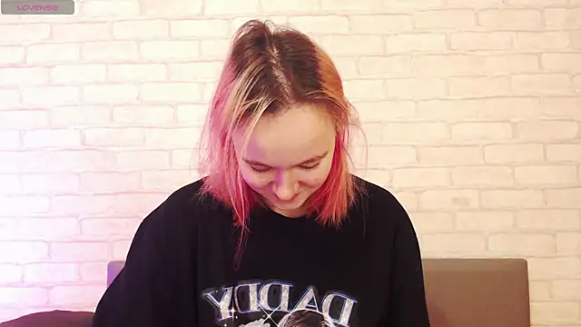 Ericha Stone online show from 7, 1, 2026