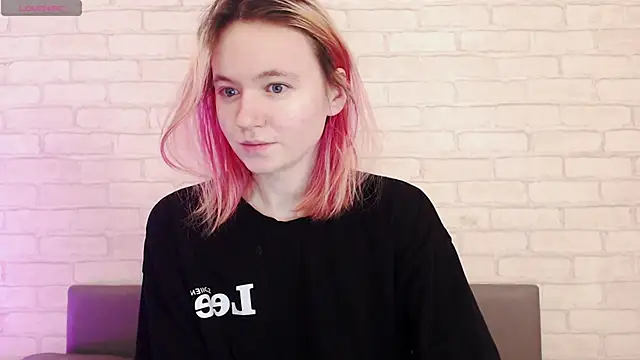 Snapshot of Ericha_Stone chatting on 4, 2, 2026 Ericha Stone online show from 4, 2, 2026