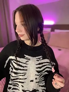 YourLittleDevil online show from 1, 10, 2025