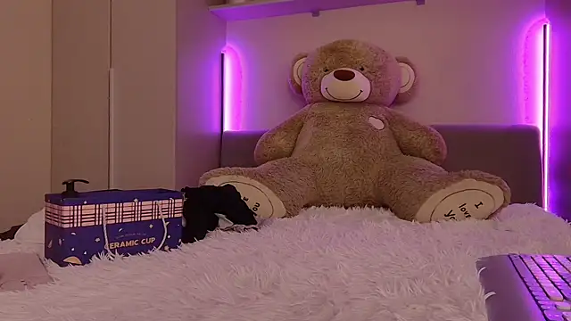 Missss Eva online show from 1, 12, 2025