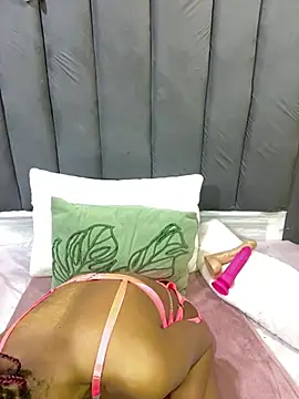 SexyPetitex25 online show from 6, 6, 2026