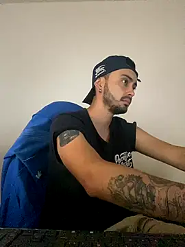 Snapshot of cristopher_wallacee chatting on 20, 10, 2025 cristopher wallacee online show from 20, 10, 2025