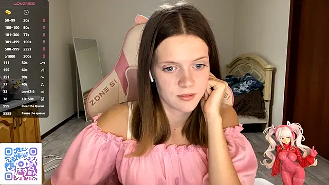 VibeQueenLucy online show from 27, 9, 2025