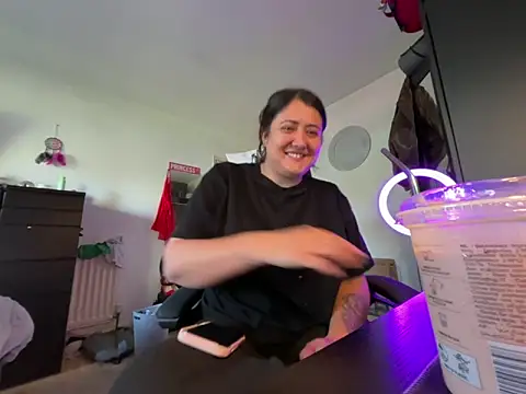 Snapshot of Prill940 chatting on 12, 4, 2026 Prill940 online show from 12, 4, 2026