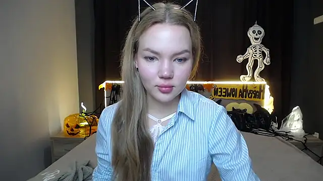 Snapshot of StellaLight chatting on 20, 10, 2025 StellaLight online show from 20, 10, 2025