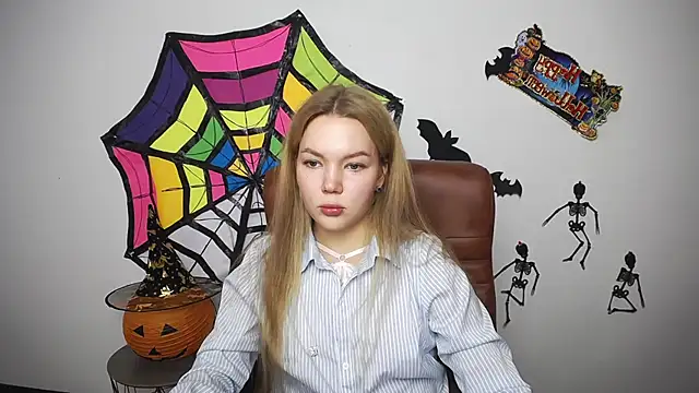 Snapshot of StellaLight chatting on 22, 10, 2025 StellaLight online show from 22, 10, 2025