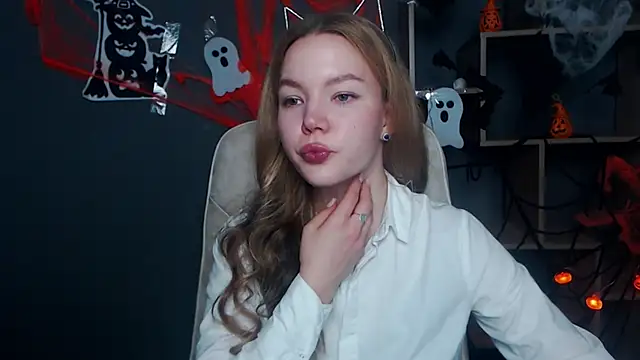 Snapshot of StellaLight chatting on 29, 10, 2025 StellaLight online show from 29, 10, 2025