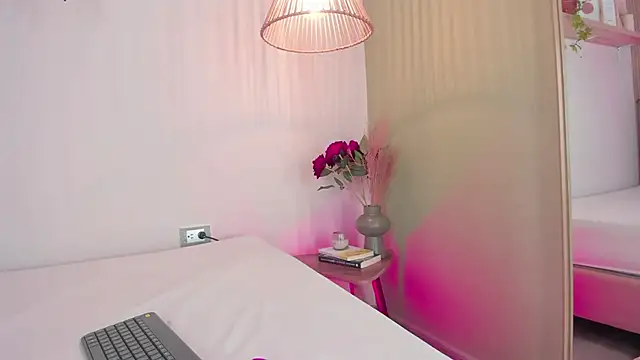 Cristalfoxy  online show from 15, 11, 2025