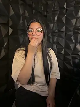 lil charme online show from 10, 11, 2025