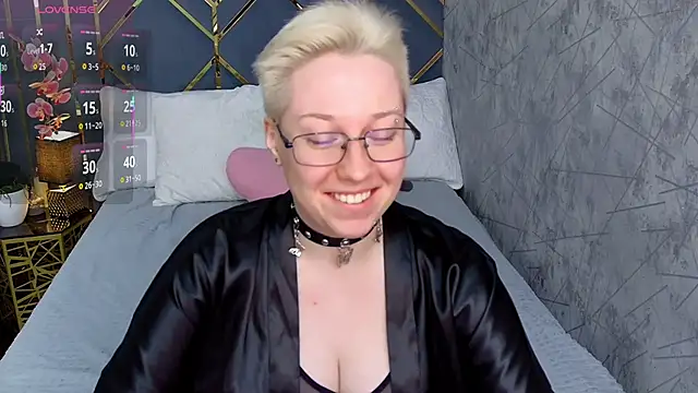 AlexandraGreen online show from 8, 11, 2025