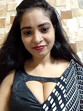 QUEEN-ADITI online show from 5, 10, 2025