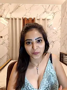 QUEEN-ADITI online show from 8, 3, 2026