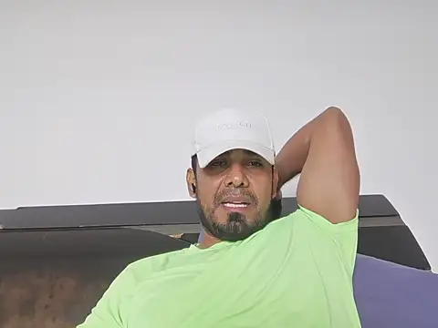 Snapshot of Camilo210520 chatting on 9, 7, 2026 Camilo210520 online show from 9, 7, 2026