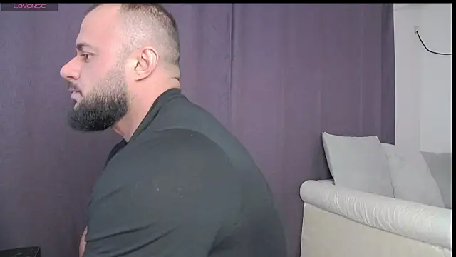 Snapshot of RickyMiami1 chatting on 5, 10, 2025 RickyMiami1 online show from 5, 10, 2025