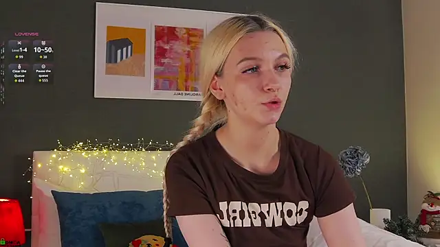 SaraHearts online show from 20, 12, 2025