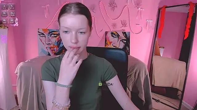 Snapshot of khloebeauty chatting on 9, 6, 2026 khloebeauty online show from 9, 6, 2026