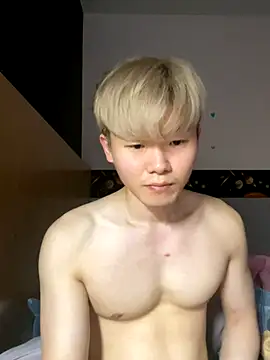 Snapshot of zachlee_69 chatting on 15, 10, 2025 zachlee 69 online show from 15, 10, 2025