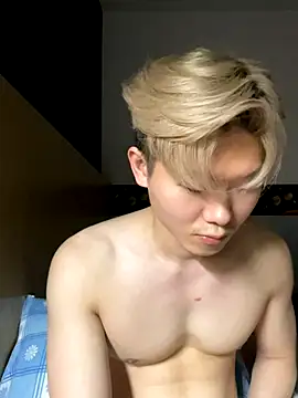 Snapshot of zachlee_69 chatting on 26, 10, 2025 zachlee 69 online show from 26, 10, 2025