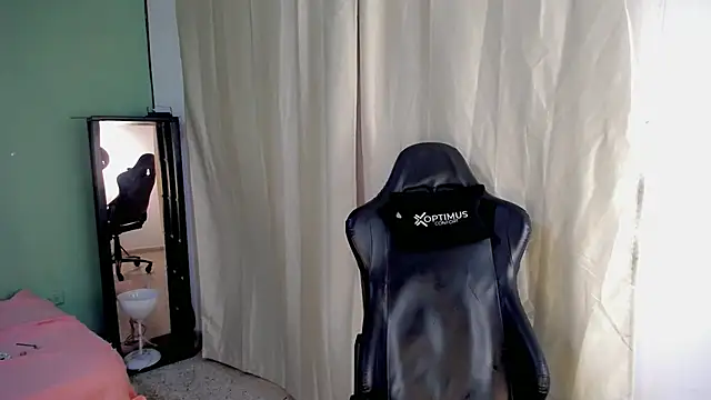 dilan hott  online show from 19, 11, 2025