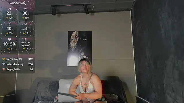 Snapshot of AliceFit_212 chatting on 29, 4, 2026 AliceFit 212 online show from 29, 4, 2026